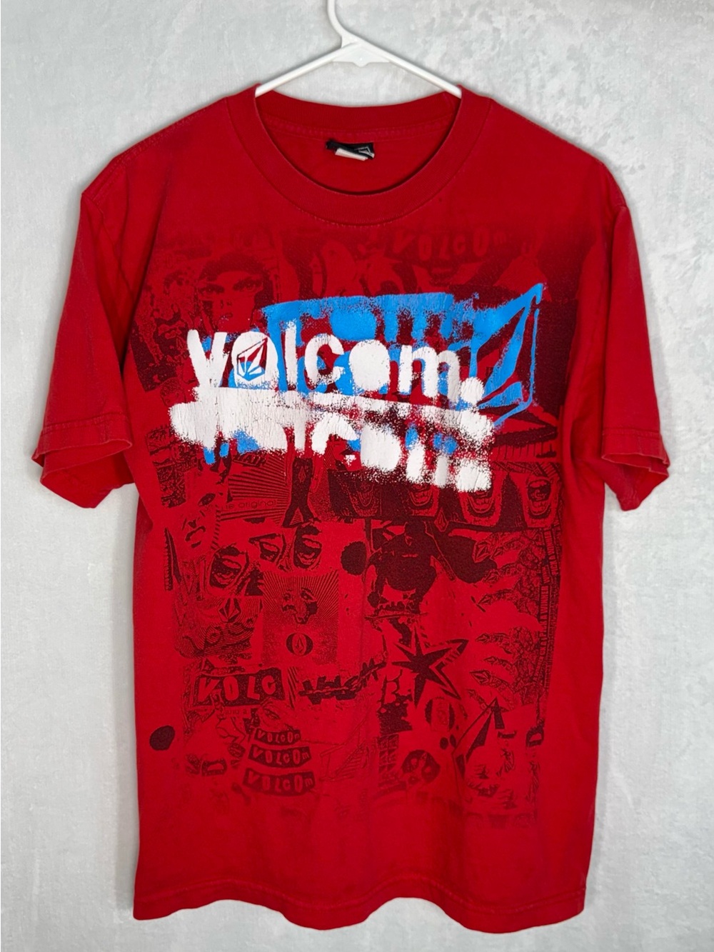 Men's Y2K Volcom Red Graphic Tee Short Sleeve Cotton T-Shirt